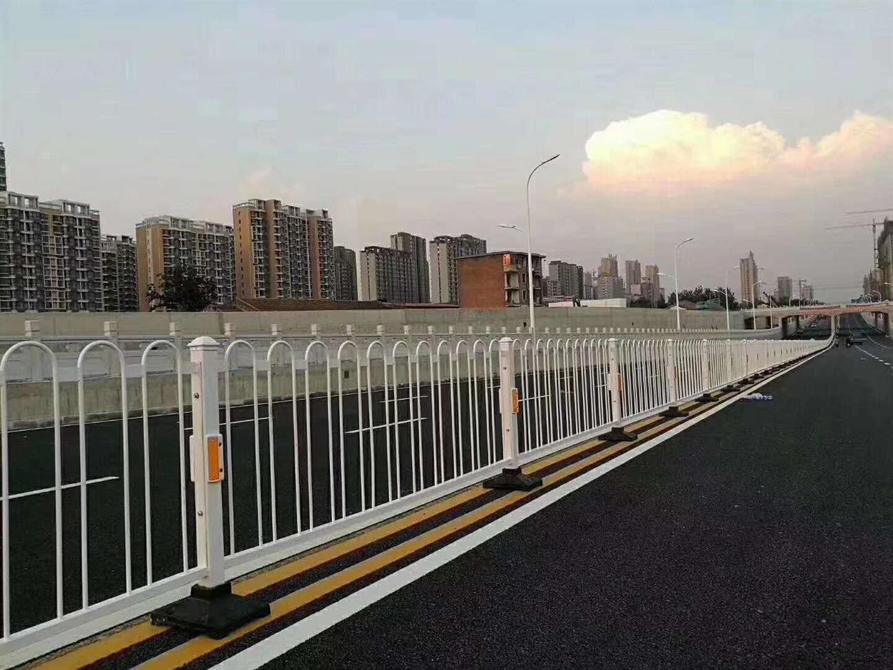 防护网在建筑工地的广泛应用与重要性
