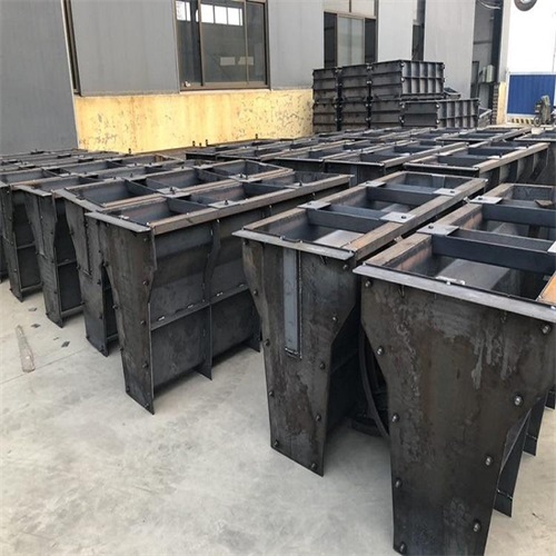 公路水泥隔离墩钢模具厂家批发
