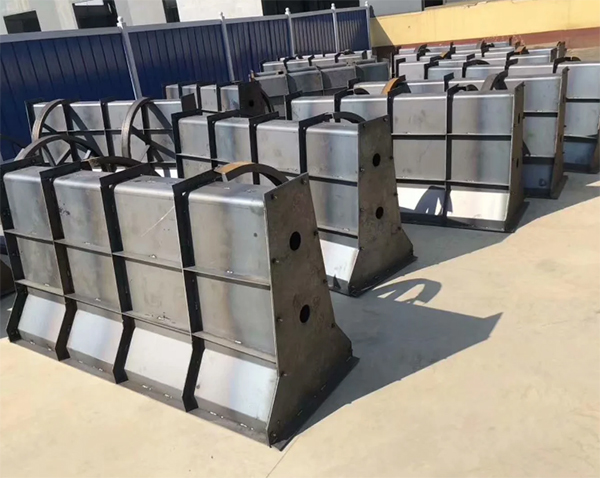混凝土隔离墩钢模具图纸
