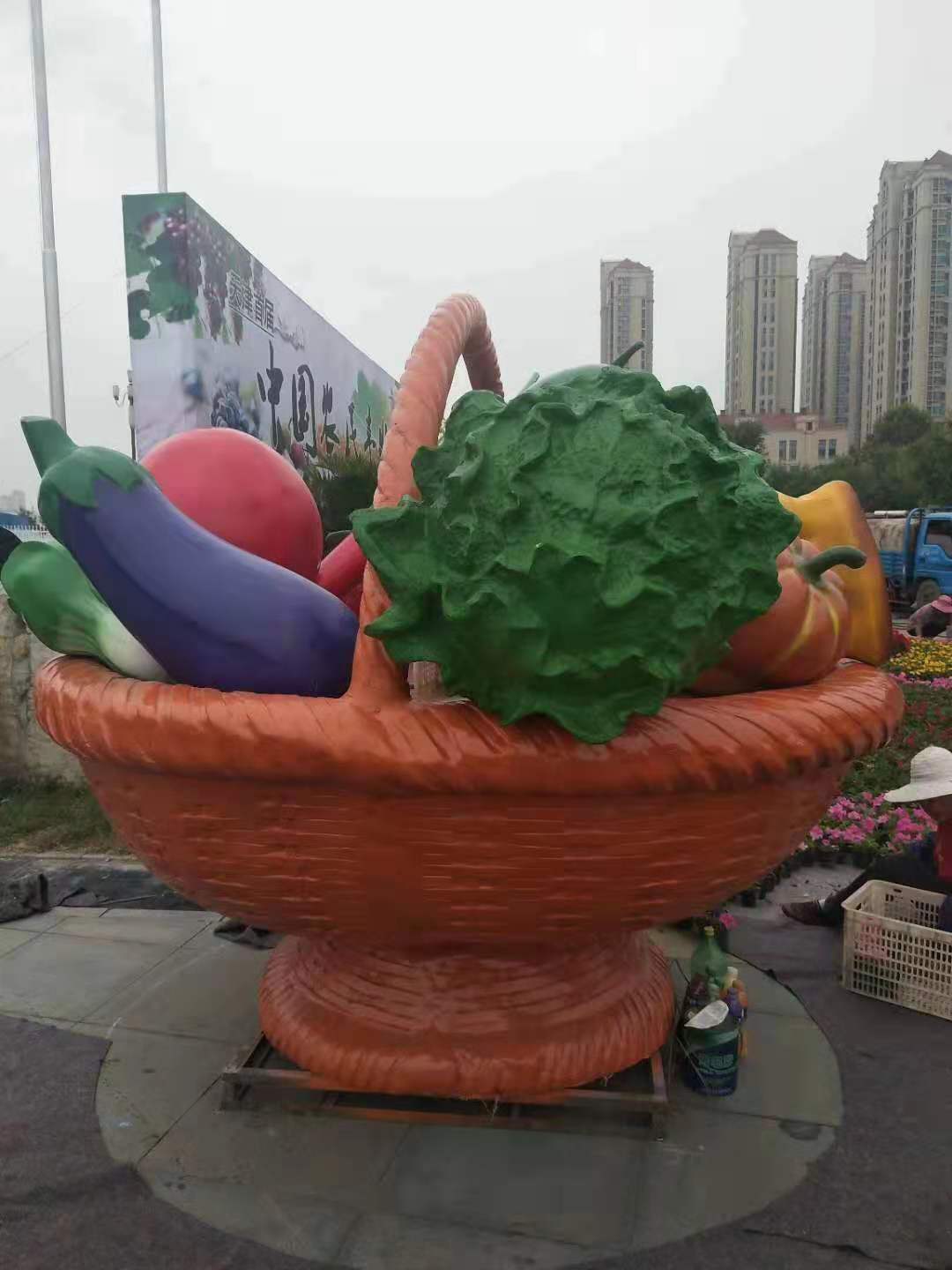 花篮景观雕塑价格