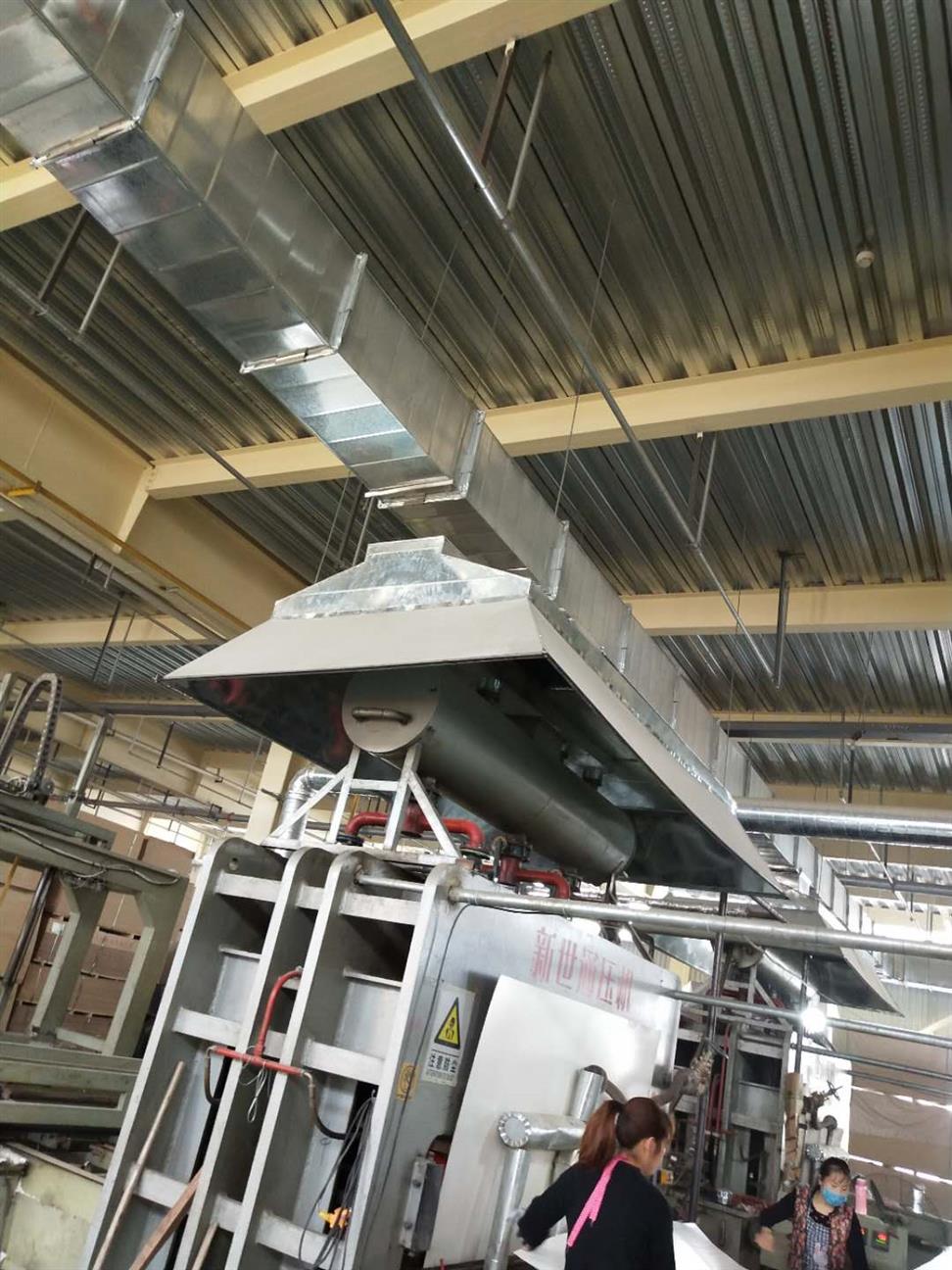 机械通风,指利用通风机使空气获得能量,并沿井巷流动.