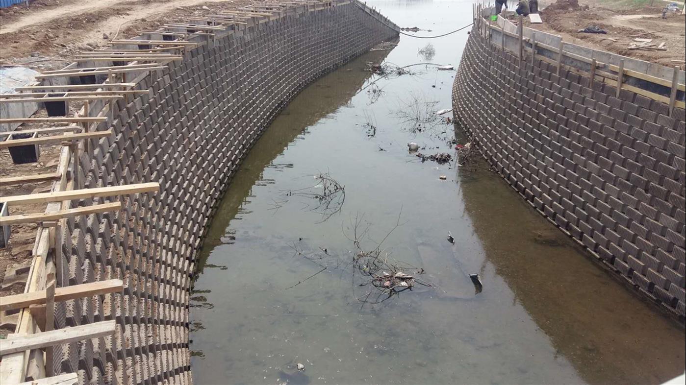 自嵌式挡土块 为绿色环保出力