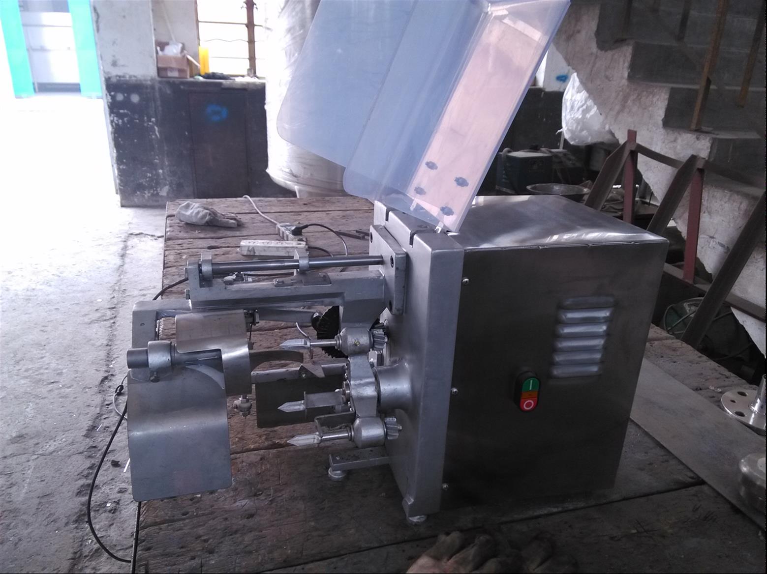 保养皮肤的水果:香蕉,芒果,哈密瓜,草莓,橙子,苹果,柠檬.