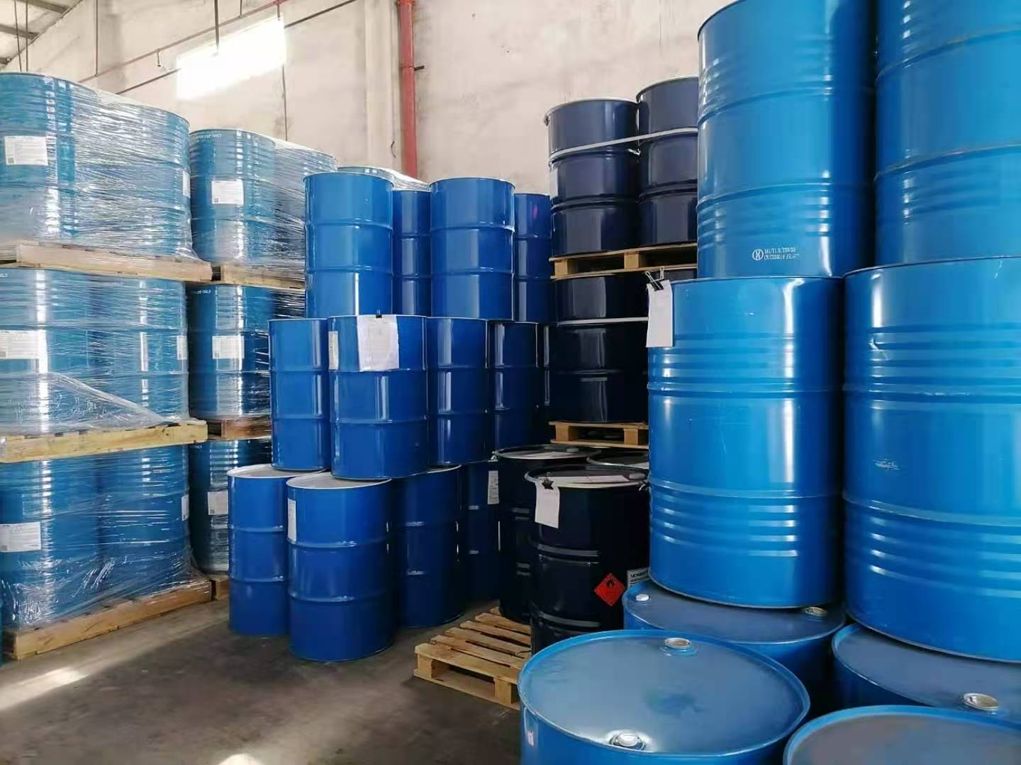 原料,采用连续精馏工艺生产而成,其主要成份有正庚烷,异庚烷和环庚烷